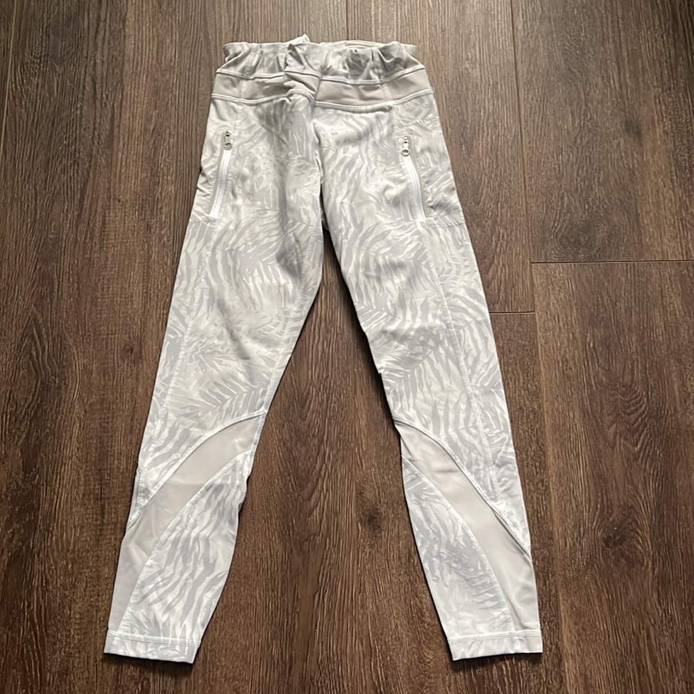 Lululemon Inspire Tight II Sz. 6